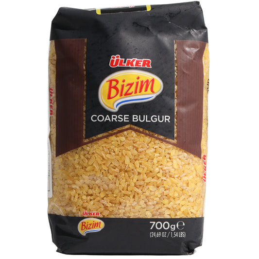 Ülker Bizim Coarse Bulgur, 24.69 oz (700 g) — coarse bulgur made from cracked durum wheat, perfect for hearty pilafs, stuffing, soups, side dishes, and traditional Middle Eastern and Mediterranean recipes. Its larger grain size provides a satisfying texture and rich wheat flavor. Packaged in a clear-window bag with Ülker Bizim branding.
